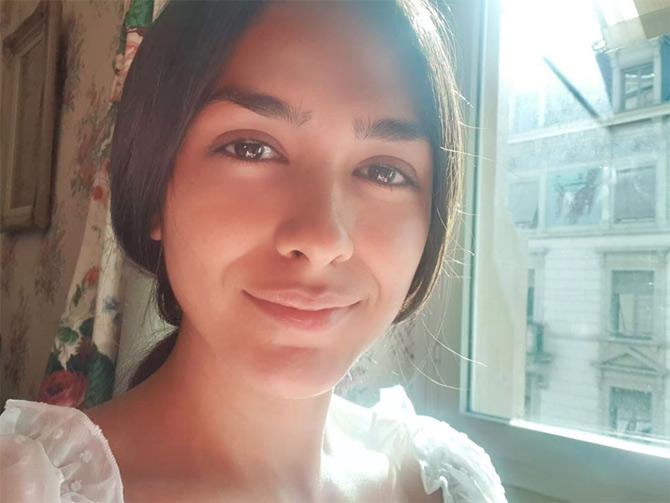 Mrunal Thakur, who is currently basking in the success of her last song Gallan Goriyan, along with John Abraham, has been posting some positive and happy messages on social media. All pictures/Mrunal Thakur's Instagram account