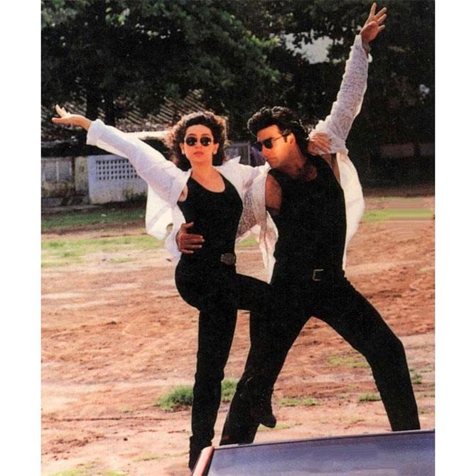 Karisma Kapoor shared this picture with Akshay Kumar on social media and wrote in the caption, 