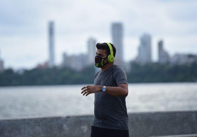 As per BMC guidelines, those on streets and in offices, shops, markets, clinics and hospitals must wear face masks at all times. 