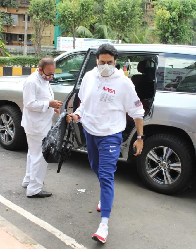 Akshay's Housefull 3 co-star Abhishek Bachchan was also seen at a dubbing studio in Juhu. Just like Kumar, Abhishek's upcoming film The Big Bull is also set to have a digital release. It's touted to be based on the life of Harshad Mehta and the securities scam that happened in 1992. A steady spike in cases in the country coupled with the continuous nation-wide lockdown has forced a lot of films to seek a digital release.