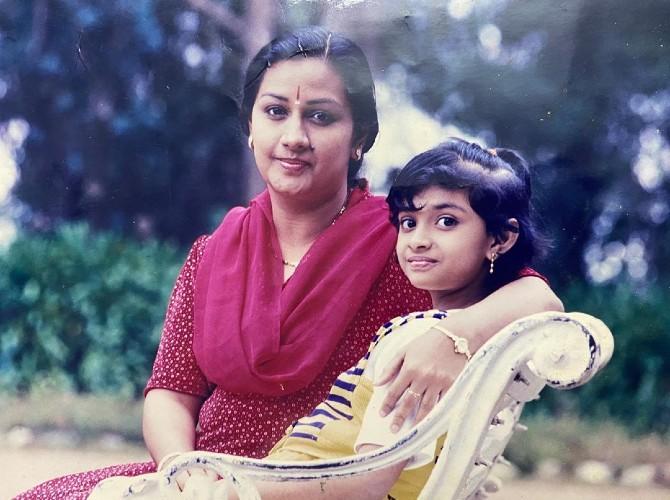 In this picture, Keerthy Suresh can be seen with her mother, whom she calls 
