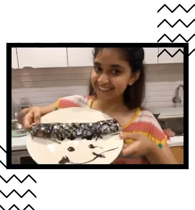 Another thing that makes Keerthy Suresh happy is cooking. On a bright Sunday, the actress headed to the kitchen and prepared delicious chocolate dosa. Sharing a video of herself cooking, she captioned, 