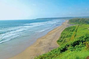 Eight Maharashtra beaches to have Goa-like shacks