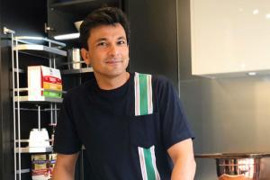 Chef Vikas Khanna gives epic reply to TV news anchor