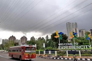 Mumbai may have light to moderate rains in next 24 hours: IMD