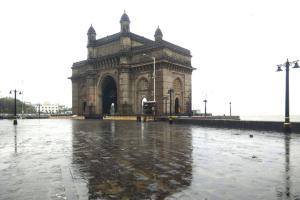Cyclone Nisarga shifts south of Alibaug, Mumbai still on red alert