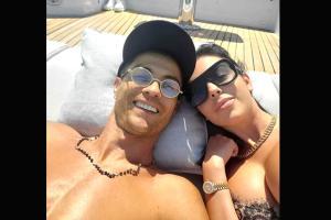 Georgina shows us what mornings with Ronaldo are like. See photo
