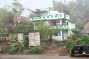 Shastri shares video of Cyclone Nisarga causing havoc in Alibaug