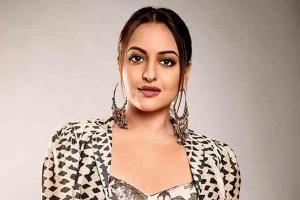 Aag lage basti mein, mein apni masti mein, says Sonakshi Sinha