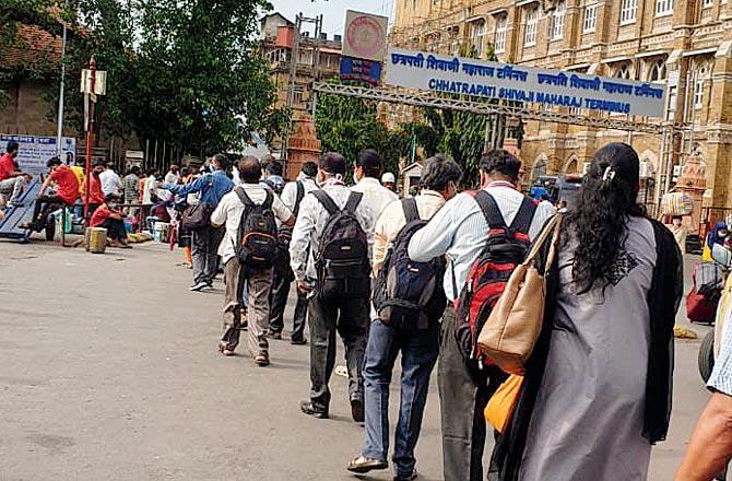 The queue outside CSMT extended till the bus depot on Tuesday