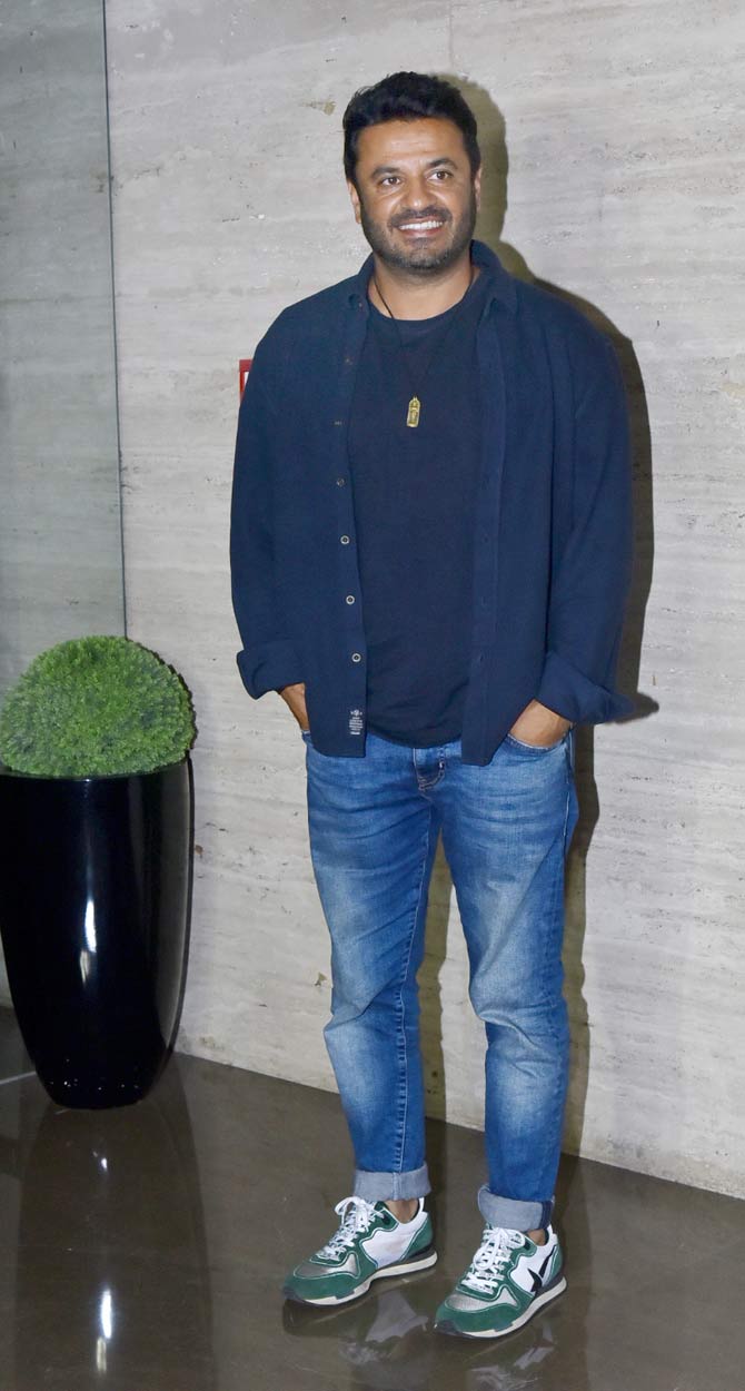 Vikas Bahl, the man behind Queen and Super 30, was also spotted at the Coolie No. 1 wrap-up party.