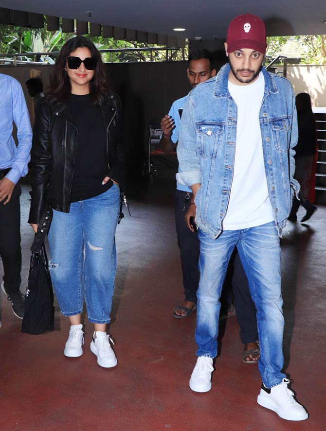 Parineeti Chopra returned from a holiday with brother in the US. Pari Instagram is filled with posts from her fun-filled vacation. The Ishqzaade actress shared a boomerang video of dressed as a wizard from the Harry Potter franchise as she visited Universal Studios Hollywood.