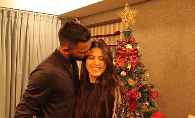 On Valentine's Day 2020, Pankhuri Sharma shared an intimate photo of her and hubby Krunal Pandya and wrote, 