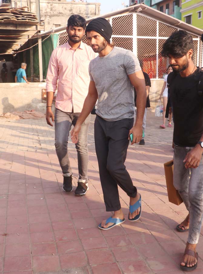 Vijay looked dashing in his grey t-shirt with grey pants and blue flip flops for the outing. The Kabir Singh actor's maiden collaboration with Ananya will be directed by Puri Jagannadh. The thriller's Hindi version will be presented by Karan Johar.