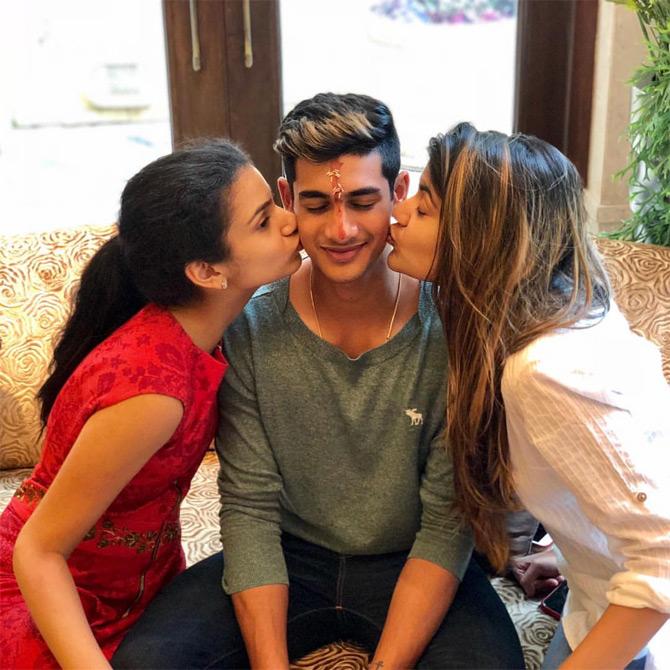 Ananya shared this 'sibling goals' picture on the occasion of Rakshabandhan in 2018. In the picture, Ananya can be seen bonding with her brother Aryaman and sister Advaitesha. While sharing this picture, Ananya showed us her hilarious side as she captioned this one: We were forced to kiss his cheek. Happy Raakhii!
