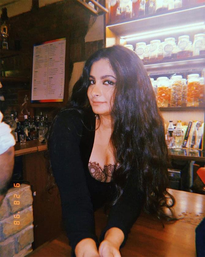 Rhea Kapoor is a workaholic now, just like her father and sister, who can't focus on anything except their work. But this wasn't the case a few years back. Ever since Rhea Kapoor began working on Aisha, she admitted that she became like Anil Kapoor and Sonam Kapoor.