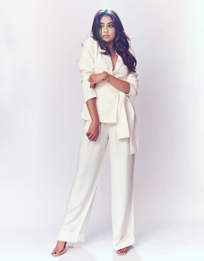 Janhvi was recently seen in the Netflix anthology film Ghost Stories. Her portrayal of a simple, no-glam girl was appreciated across all quarters.