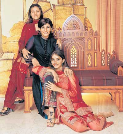 Raveena Tandon: One of the top leading ladies in the 90s, Raveena Tandon adopted two young girls, Pooja and Chhaya, in 1995 when she was just 21-years-old. The girls are Raveena's distant cousin's children. 