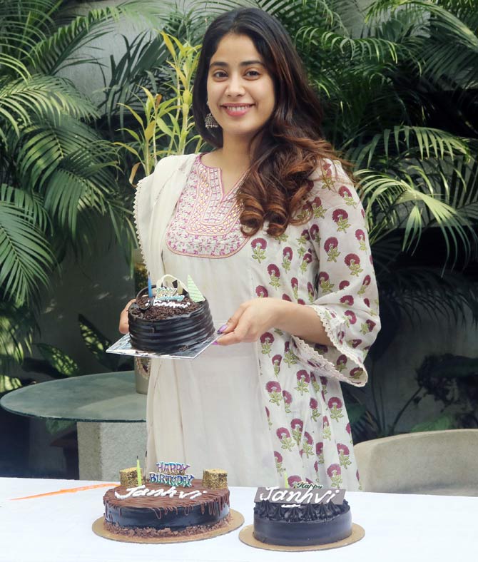 Janhvi now has quite a few big films in her kitty, namely Dostana 2, Takht, Roohi Afzana, and Gunjan Saxena: The Kargil Girl.
Here's hoping Janhvi Kapoor had a blast on her 23rd birthday!