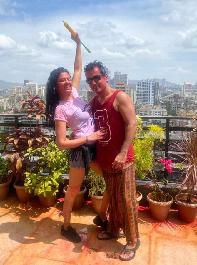 Kavita Kaushik: Our very own Chandramukhi Chautala from popular sitcom F.I.R, Kavita Kaushik celebrated the festival of colours with her splash of love i.e Ronnit Biswas.