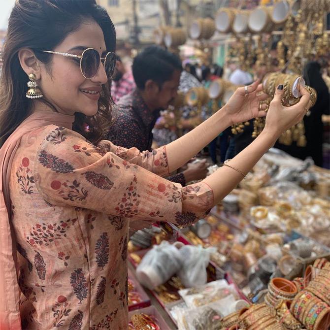 Trinamool Congress MP Nusrat Jahan recently made a trip to Hyderabad where the Basirhat MP paid a vist to Charminar. 