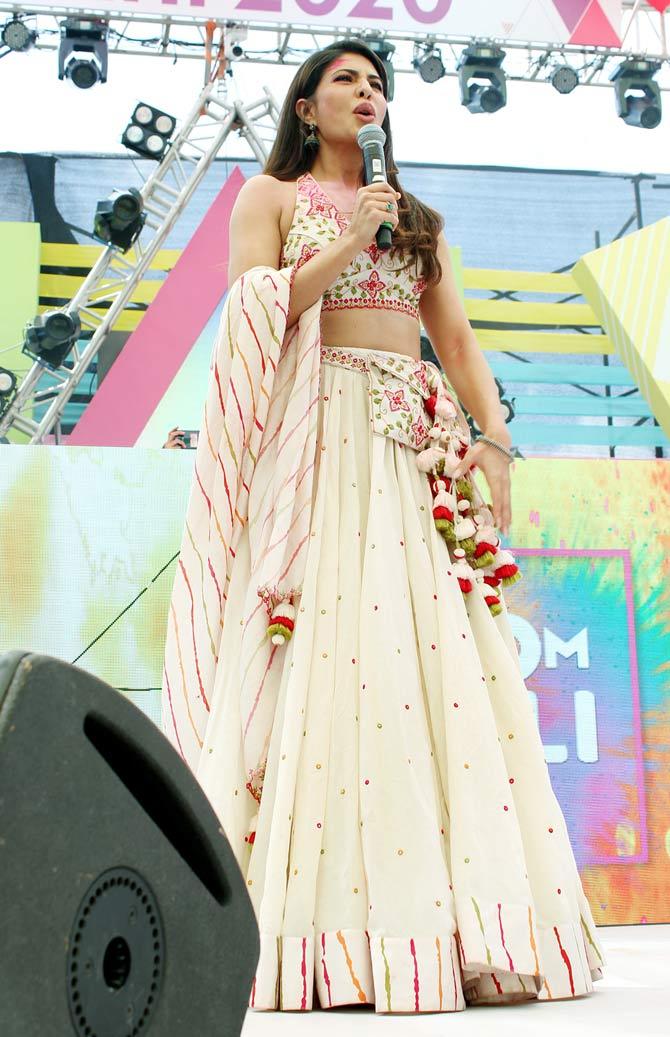 Jacqueline Fernandez stunned in a pretty white lehenga. The colourful embroidery on her outfit stole the show for real!