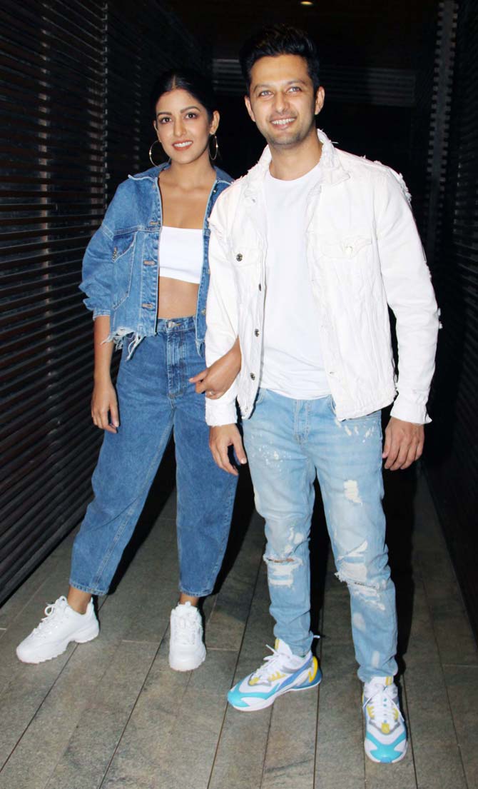 Vatsal Seth also attended the Malang success bash with his wife Ishita Dutta. The husband-wife duo twinned in their white-and-blue dresses.