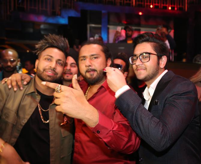 Honey Singh's 37th birthday bash truly seemed to be a crazy, fun-filled affair!