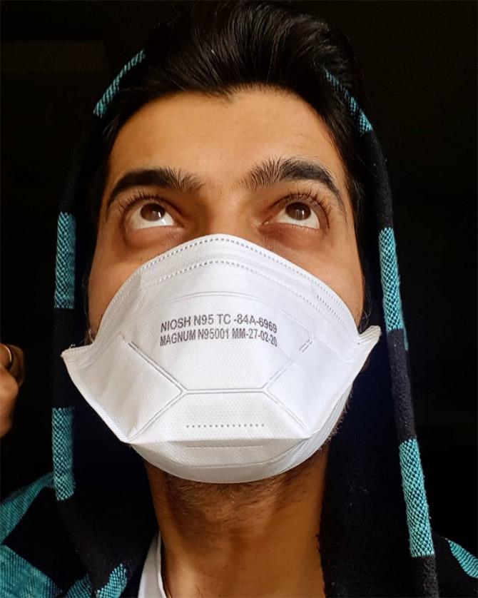 Ssharad Malhotra: The actor also updated us with the importance of wearing a mask during the pandemic. Sharing this picture, Ssharad prayed to god to help us fight the coronavirus outbreak together. We will certainly fight and win the battle Ssharad.