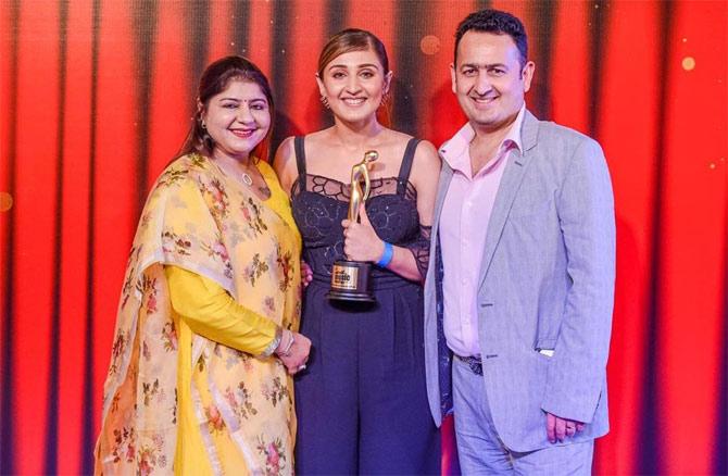 The singer has time and again thanked her parents for giving her such a huge opportunity and being the pillar of strength in her career. As she received the award at a music ceremony. Posing for this one, Dhavni captioned on social media, 