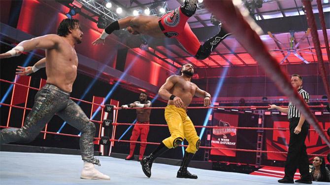 Ricochet and Cedric Alexander faced Angel Garza and Andrade in a tag-team match on WWE Raw. While both teams pulled off some amazing offences taking things up a notch, it was Andrade who picked up the win for his team