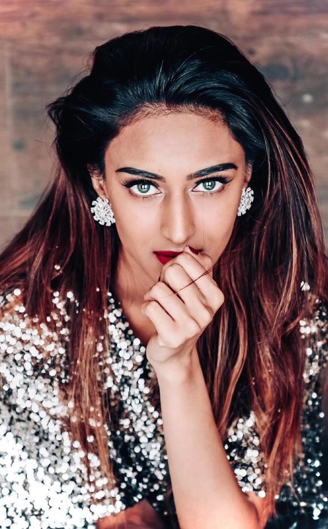 Erica Fernandes: Erica supported the fight against coronavirus by participating in the Janata Curfew held last Sunday. Not only this, but she also expressed her gratitude towards healthcare workers by clapping from her balcony. Sharing the video, she wrote, 
