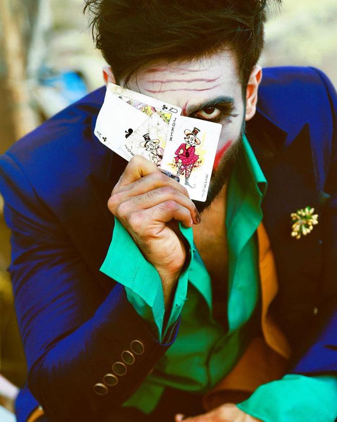 Karan's latest professional outing has been the Hotstar limited series Special Ops. The actor can be seen in the role of an undercover agent, Farooq Ali. Special Ops also features Kay Kay Menon, Divya Dutta, Vinay Pathak, Muzammil Ibrahim, Vipul Gupta, Sajjad Delafrooz, Parmeet Sethi, Gautami Kapoor, Sana Khan, Sharad Kelkar, and KP Mukherjee.