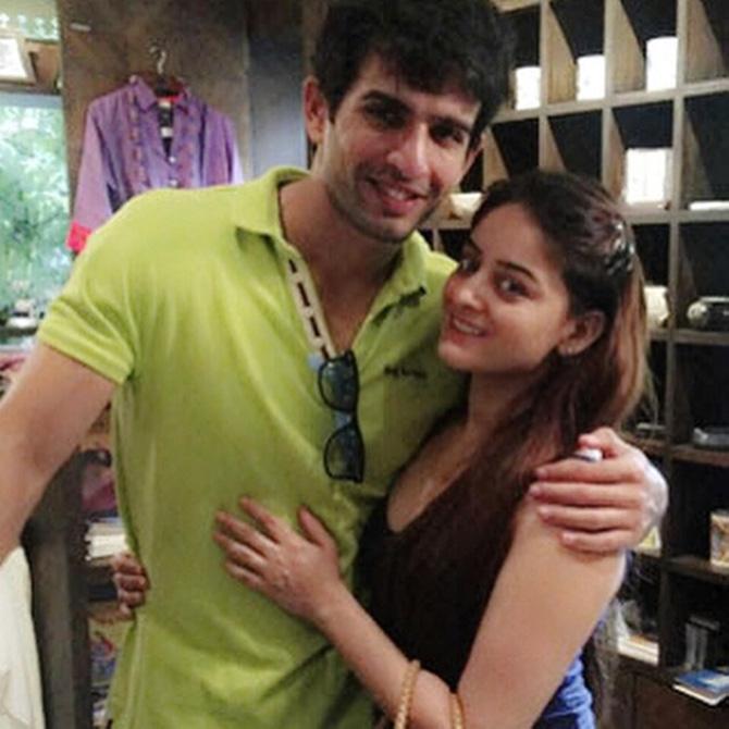 Mahhi and Jay have had a court marriage in 2011. But, during one of the episodes of Nach Baliye 5, where the couple had participated, Jay promised his wife a wedding with Hindu rituals on their 25th anniversary.