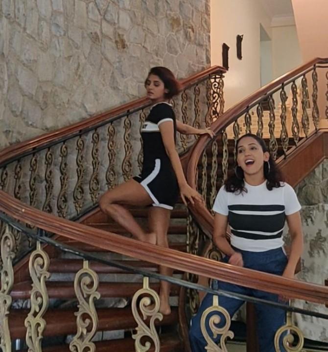 Neeti Mohan and Shakti Mohan: The Mohan sisters are having a blast during their quarantine time. The siblings shared a video in which they can be seen jamming together. Sharing the video, Neeti wrote, 