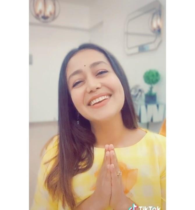 Neha Kakkar: Just like others in the country, singer and Indian Idol judge Neha Kakkar is also quarantined at home. The idle time has led her to compose a song, pleading with God to stop the spread of coronavirus. Sharing a video on her Instagram handle, the popular singer uploaded a video titled 