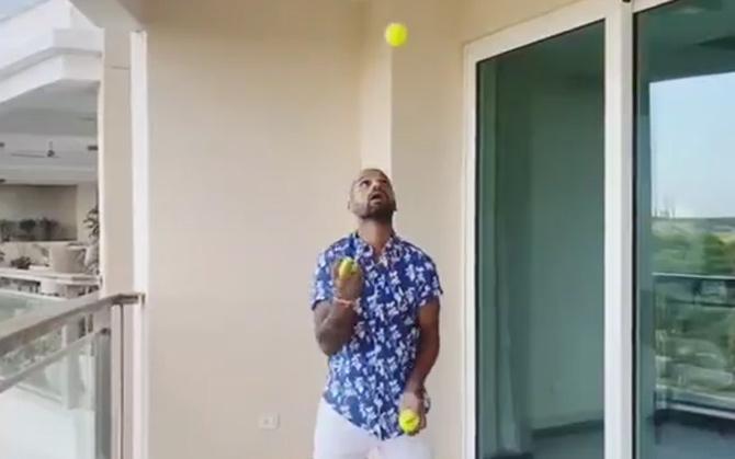 Shikhar Dhawan tapped on other talents in his kitty. Here he tried his hands at juggling. He wrote: Hi Friends, I decided to make the most of my time at home and learn something new. Ghar baithe catching practice bhi ho rahi hai. I now challenge @aesha.dhawan5 @aliyah_dhawan @tilakgoenka You guys can also join the #21dayLearningchallenge with me today! #LearningWontStop #21DayLearningchallenge