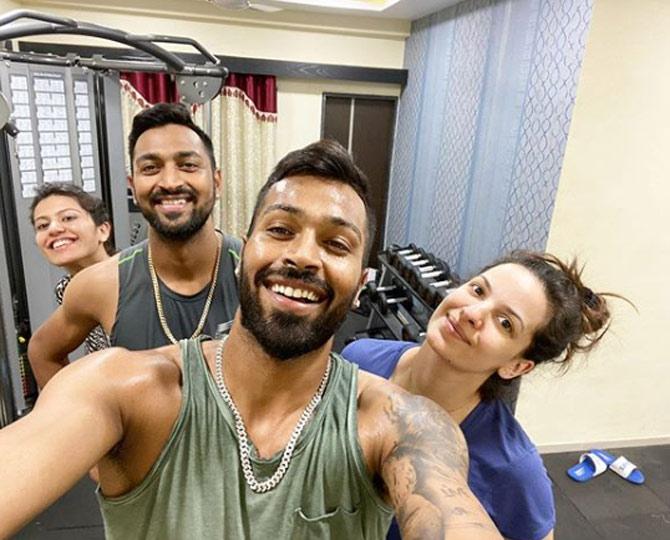 Hardik Pandya posted a cool selfie with fiancee Natasa Stankovic, Krunal Pandya and Pankhuri Sharma and wrote: What a fun session with my babies