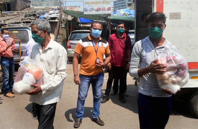 By the end of Day 7 of the 21-day nationwide lockdown, as many as 59 cases of coronavirus were reported from Mumbai, thereby taking the state toll to 302. Three COVID-19 positive cases from Nagpur, and two each from Pune, Thane, Kalyan-Dombivli, Navi Mumbai and Vashi Virar were reported. While addressing the media, state official said that this was the largest increase in the number of cases within a day probably in the country.