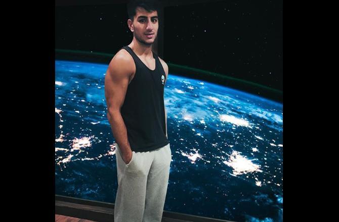 Ibrahim Ali Khan: Amid the coronavirus outbreak and the resulting quarantine, a bored Ibrahim Ali Khan shared a funny picture that you will totally relate with. Khan shared a photo of himself on social media and captioned it, 