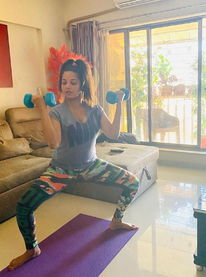 And if you think her workout session was limited to just a day, then you are mistaken. She shared another picture of her working out at her house. She wrote alongside this picture, 