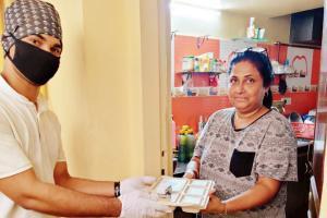 Mumbai's good samaritans home deliver to senior citizens