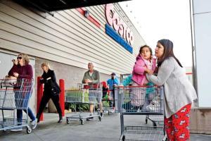 US moves nearer to shut down amid COVID-19 fears