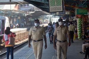Drunk Navi Mumbai cop creates ruckus during janata curfew, booked