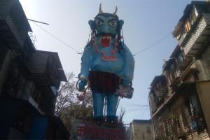 Holi 2020: Mumbaikars burn Coronasur effigy to fight CoVID-19