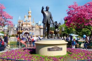 Disneyland indefinitely shuts doors