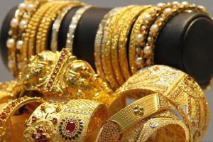 Man hides gold at home, a year later realises it is imitation jewellery