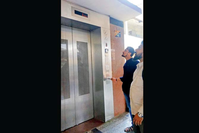 Ganesh Mapuskar who was found using a pen to operate the buttons in the lift. Pic/Atul Kamble