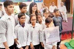B-town: This sweet gesture by Kirti Kulhari will melt your heart!