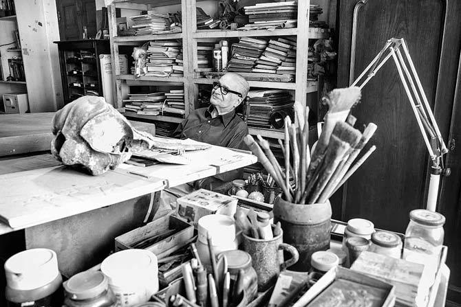 Gobhai at his studio apartment in Cuffe Parade in 2015. PIC/COURTESY SOONI TARAPOREVALA